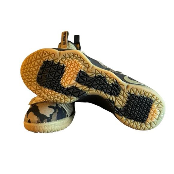 Zoom LeBron James Soldier 11 Camo Nike Sneakers Men’s Size 8.5 New with Box main image 12
